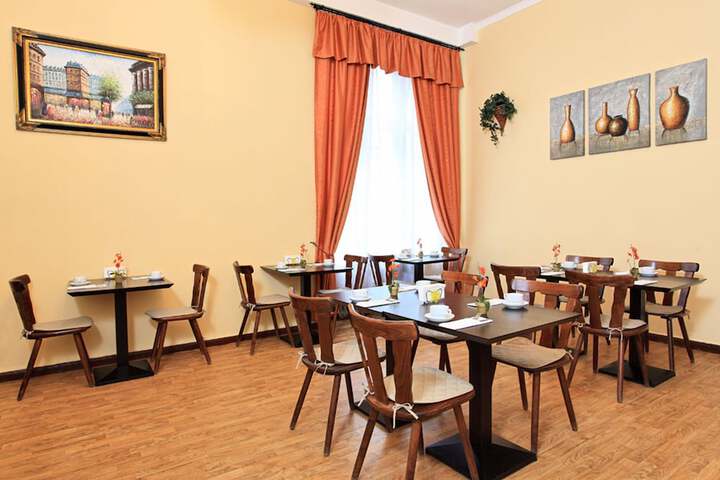 Dining Photos