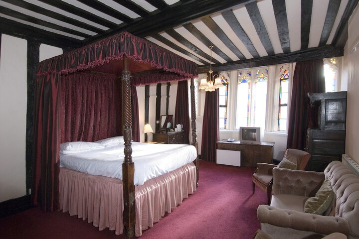 Room 19 of 48