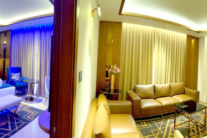Room 5 of 44