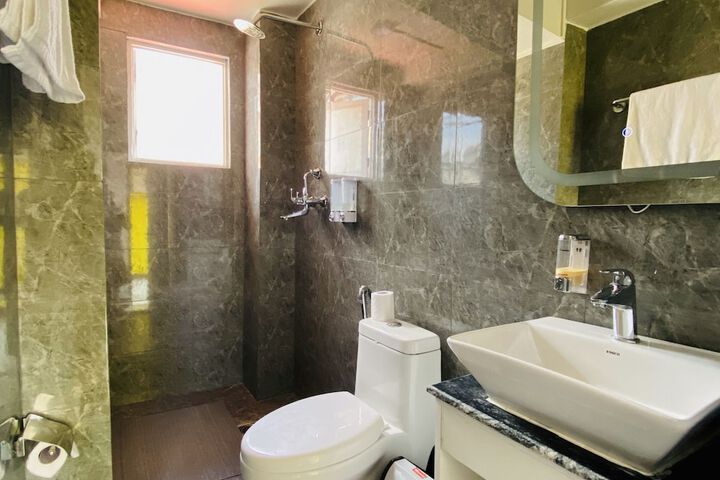 Room 15 of 127