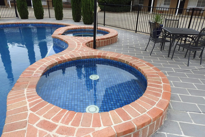 Hotel with Pool
