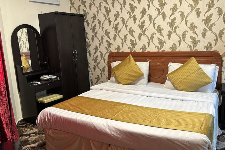 Room 13 of 49