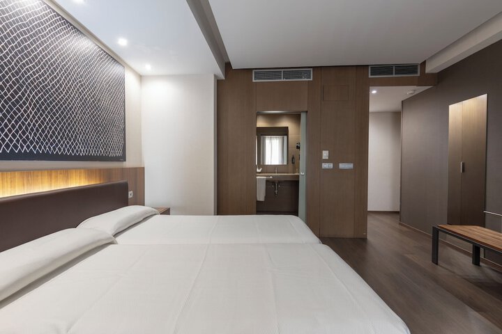 Room 14 of 39