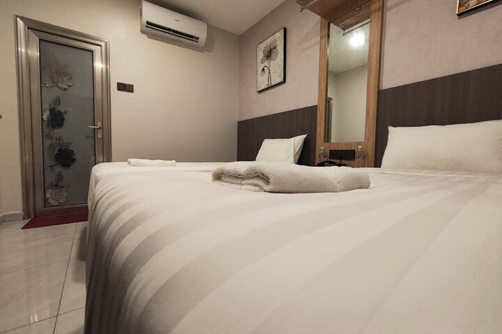 Room 17 of 60
