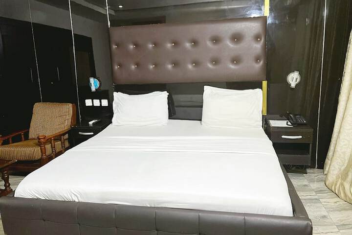 Room 28 of 45