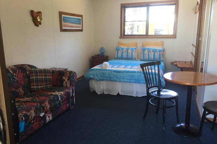 Room 4 of 35