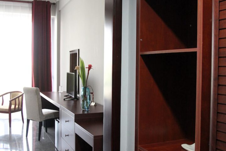 Room 11 of 29