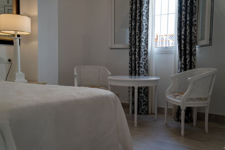 Room 10 of 24