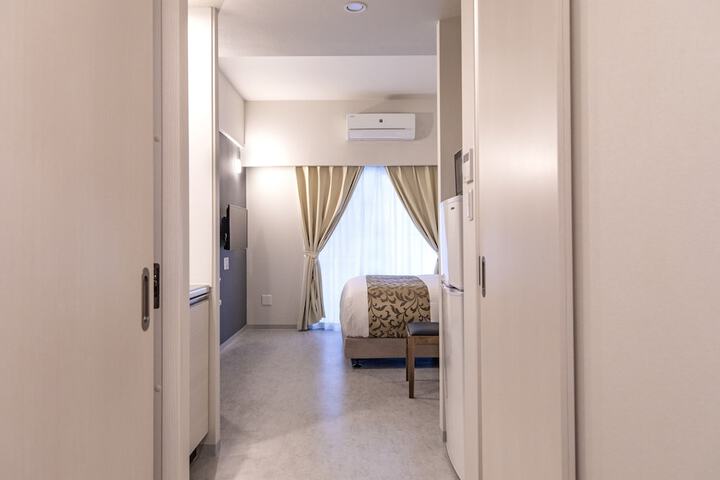 Room 9 of 36