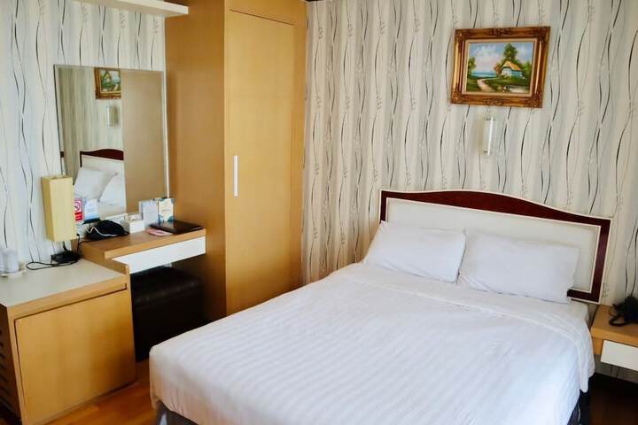Room 10 of 41