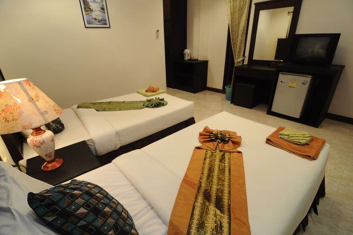 Room 6 of 30