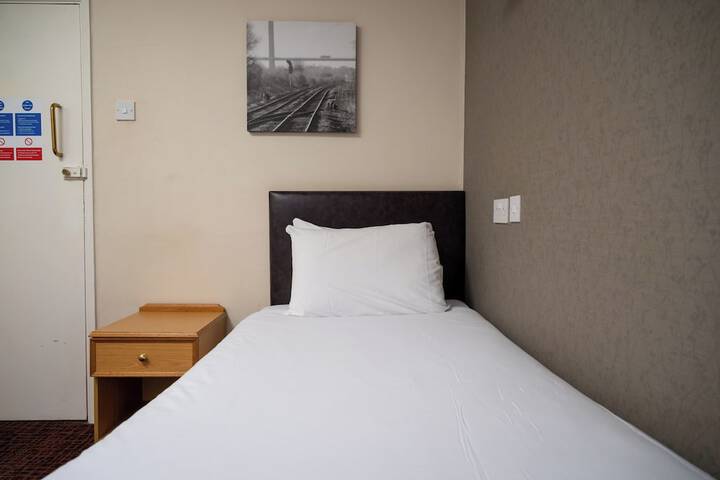 Room 8 of 36