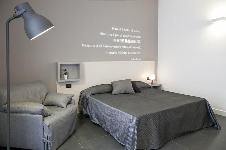 Room 6 of 50