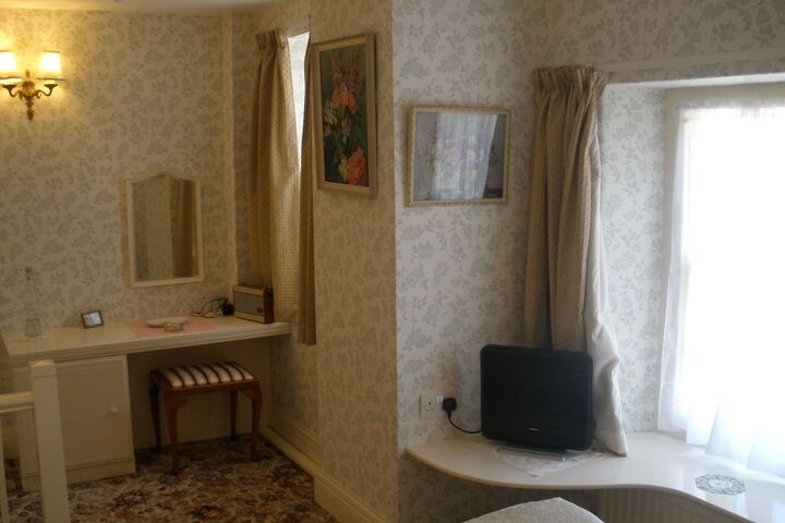 Room 6 of 44