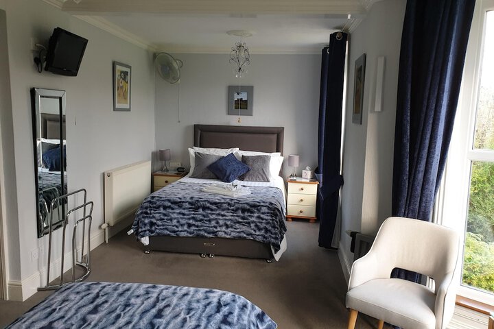 Room 5 of 62