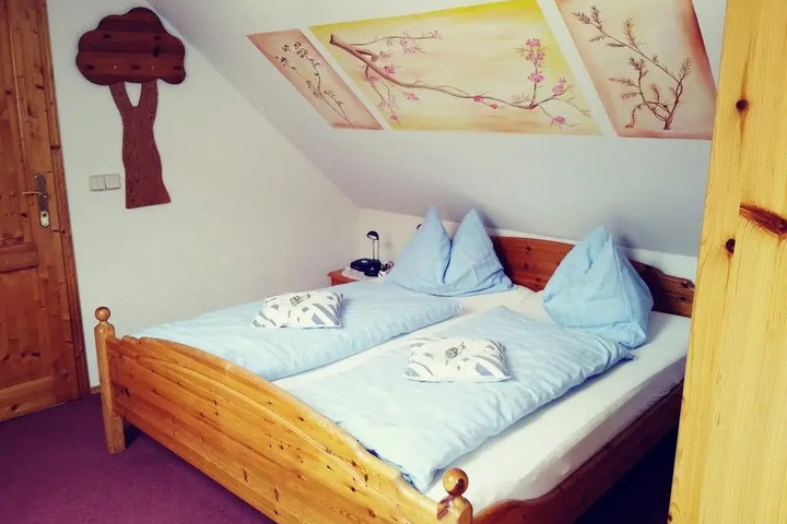 Room 3 of 21