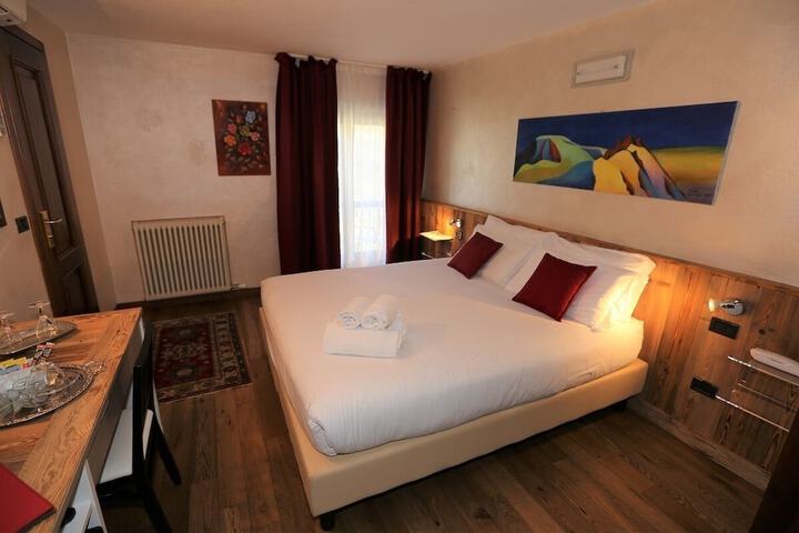 Room 12 of 51