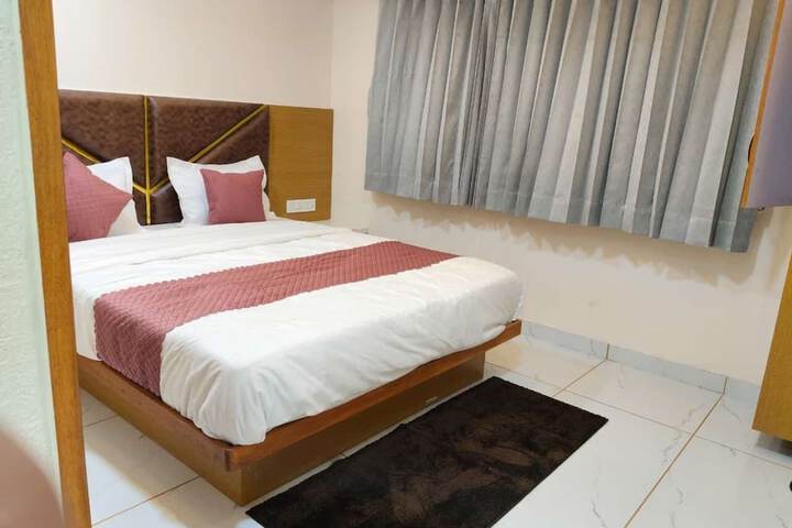 Room 8 of 29