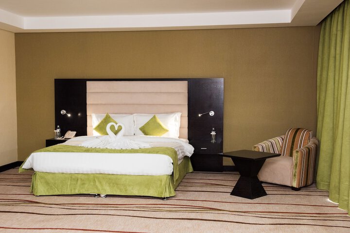 Room 5 of 43