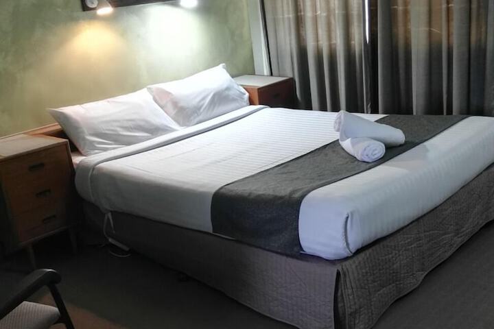 Room 4 of 31