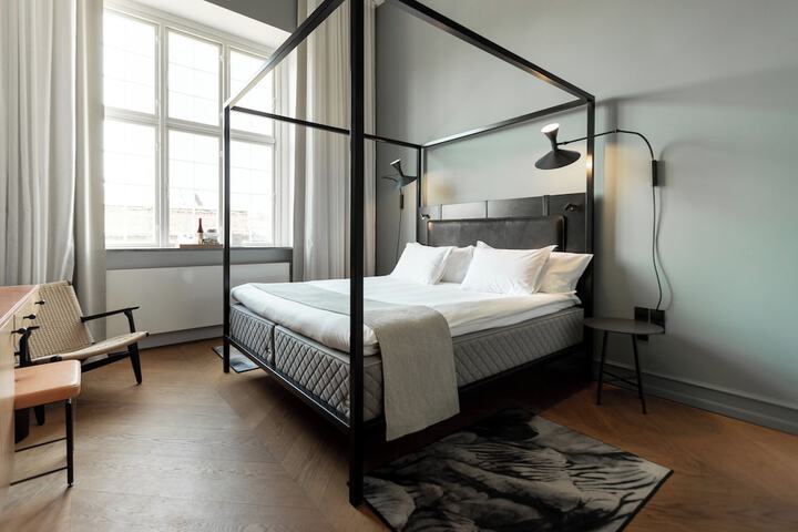 Room 20 of 96