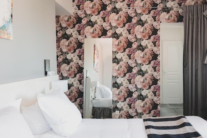 Room 34 of 62