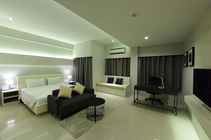 Room 13 of 63