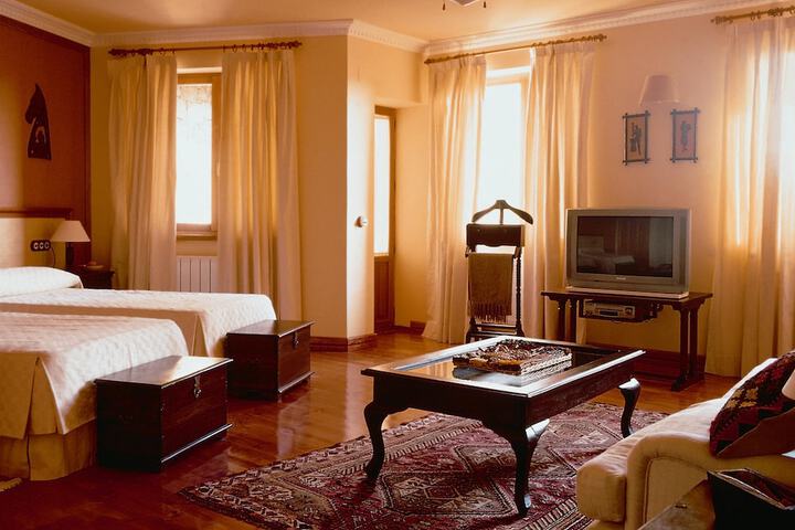 Room 14 of 30