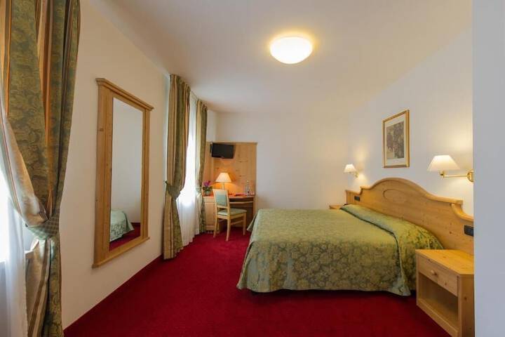 Room 15 of 40