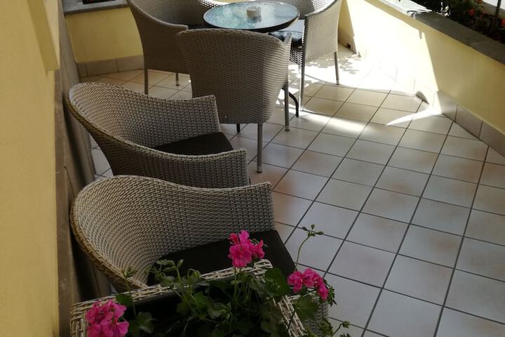 Terrace/Patio 4 of 10