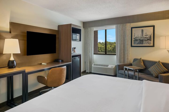 Room 8 of 27