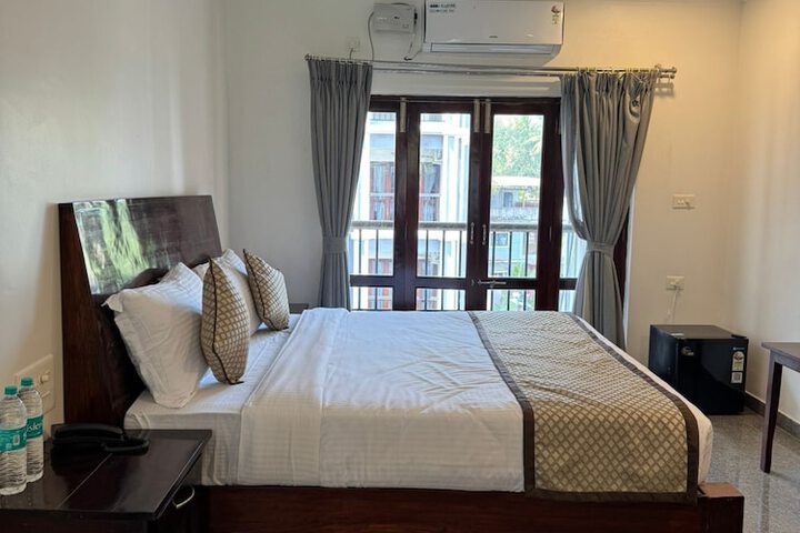 Room 8 of 25