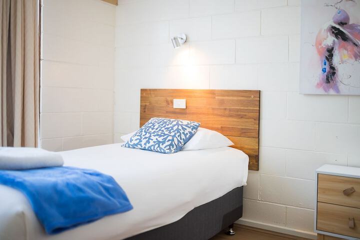 Room 42 of 76