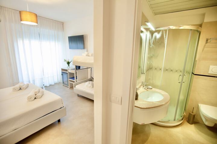 Room 46 of 124