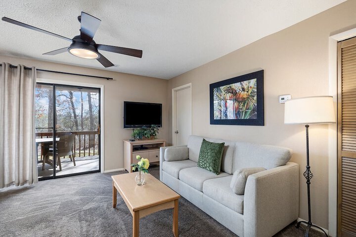Room 25 of 220