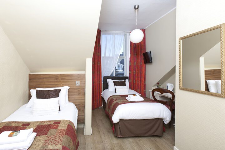 Room 7 of 43