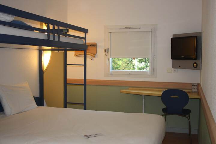 Room 41 of 68