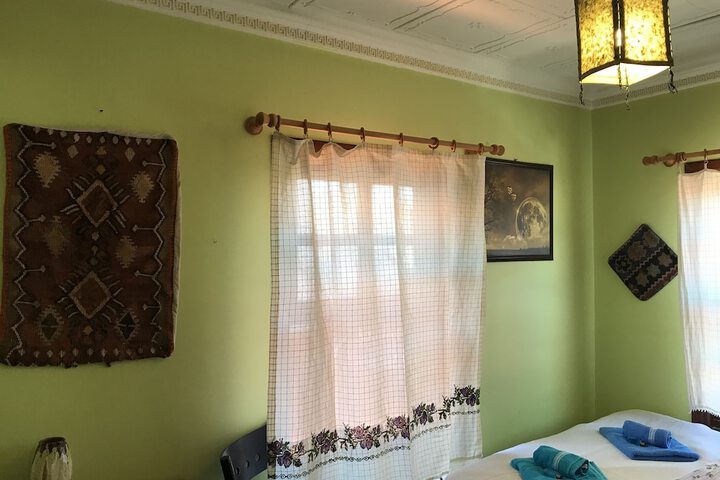 Room 9 of 29