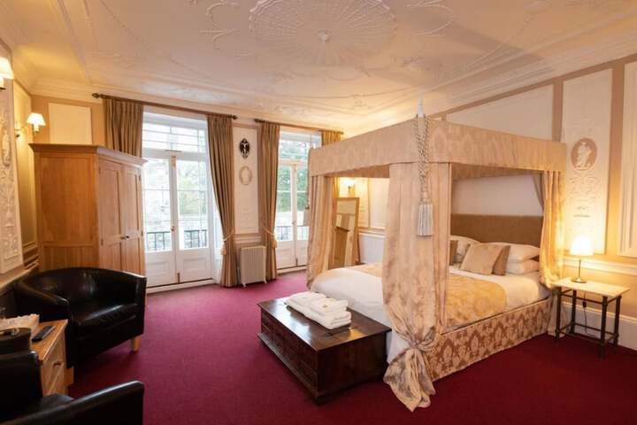 Room 2 of 19