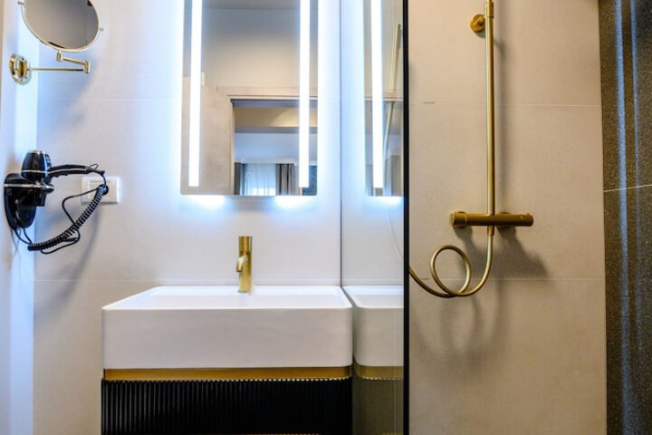 Room 50 of 70