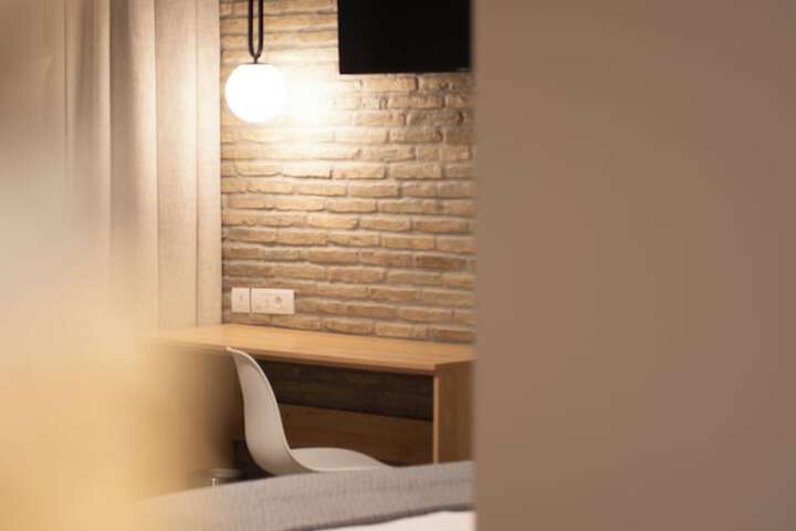 Room 16 of 76