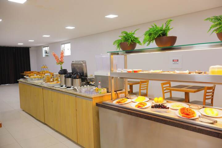 Dining 16 of 17