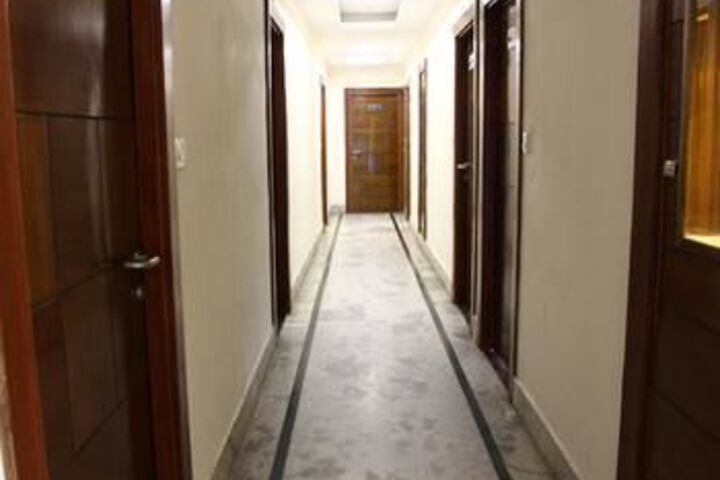 Ballroom/Hall 12 of 16