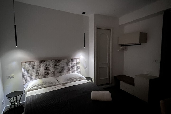 Room 12 of 78