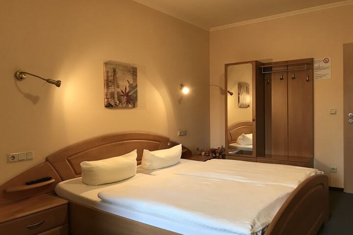 Room 26 of 89