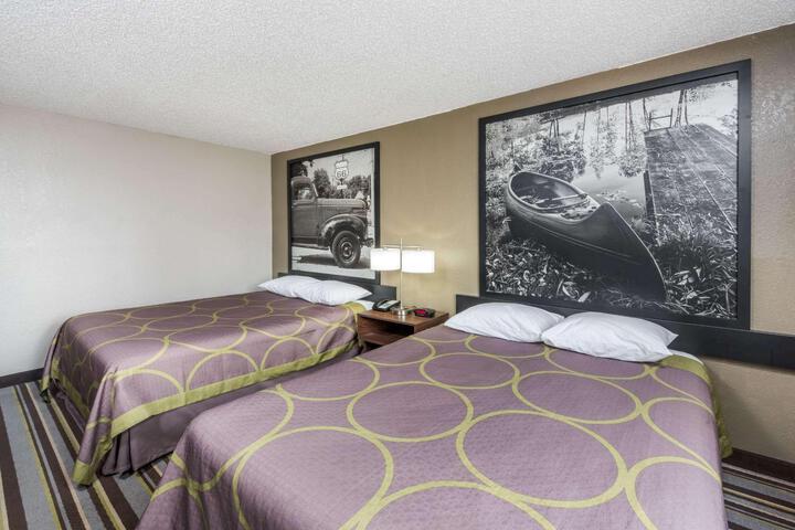 1 King Bed (5 of 11)