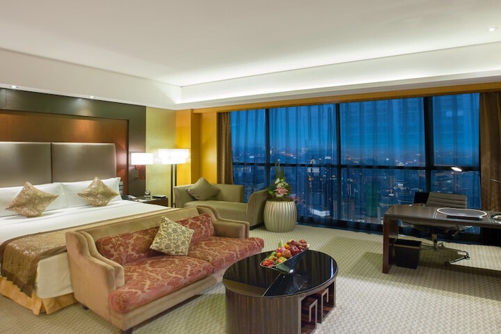 Room 10 of 121