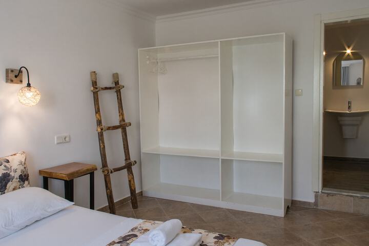 Room 17 of 70