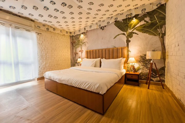 Room 15 of 17