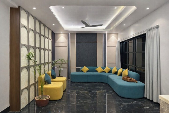 Room 13 of 21